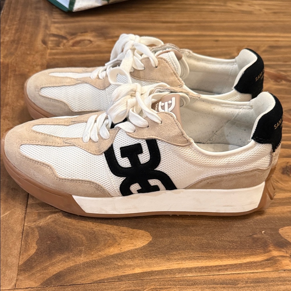 Sam Edelman women’s Cream, Tan, and black Sneakers